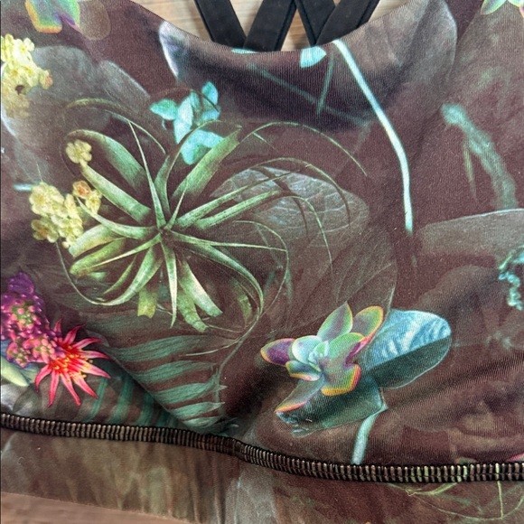 Lululemon Curious Jungle Multi/Black Energy Bra - Picture 6 of 6